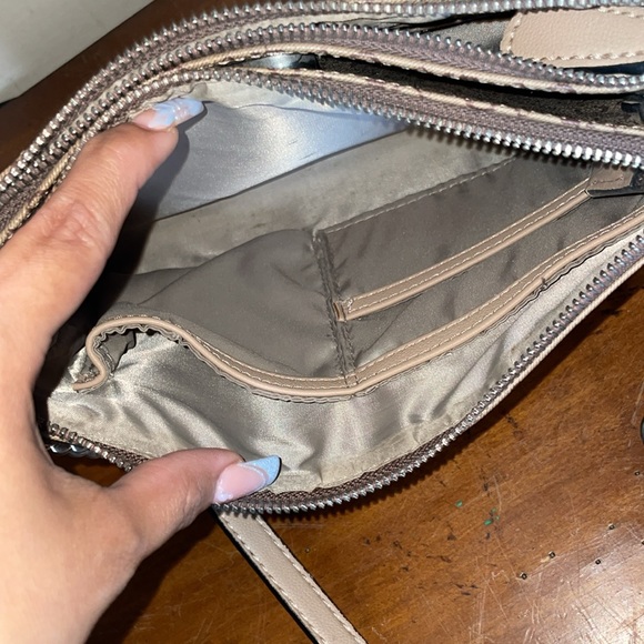 Guess purse - Picture 7 of 12